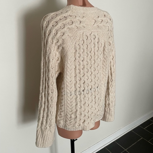 Cotton bouclé cable-knit sweater - Picture 5 of 8